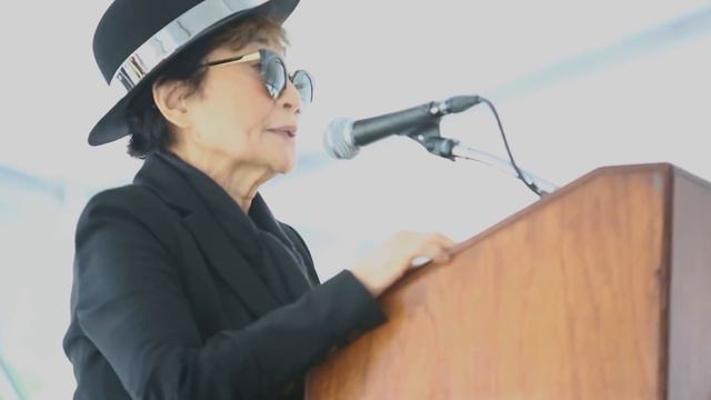 Yoko Ono's art installation смотреть онлайн