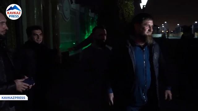 Кадыров подарил Мерседесы Чемпионам клуба Ахмат смотреть онлайн