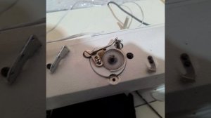 Моталка нитки не крутит, промышленная швейная машина. Регулируем количество нити на шпульке