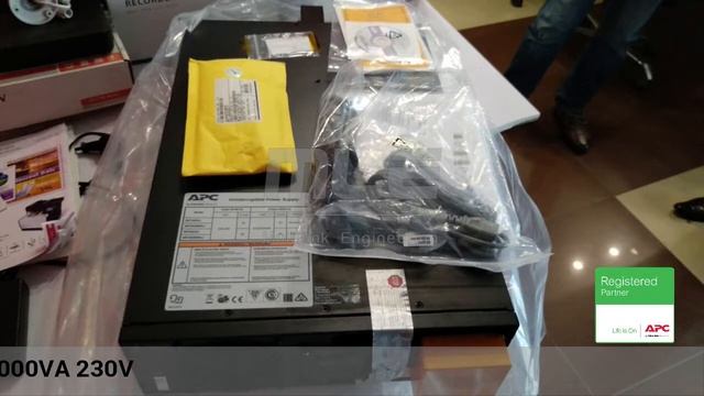 APC Smart-UPS SRT5KXLI 5000VA 230V UNBOXING смотреть онлайн