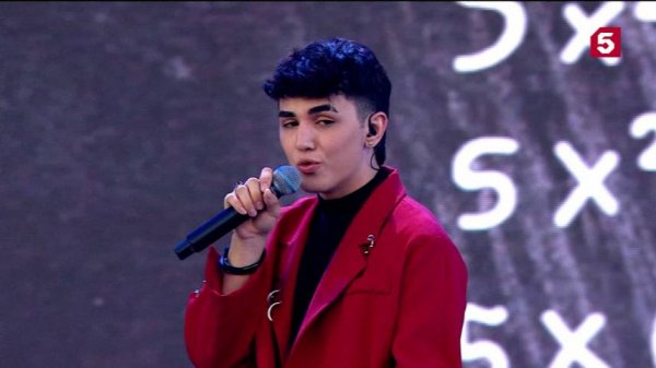 Певец Амирчик открыл концерт «Алые паруса» трогательной песней Юрия Шатунова