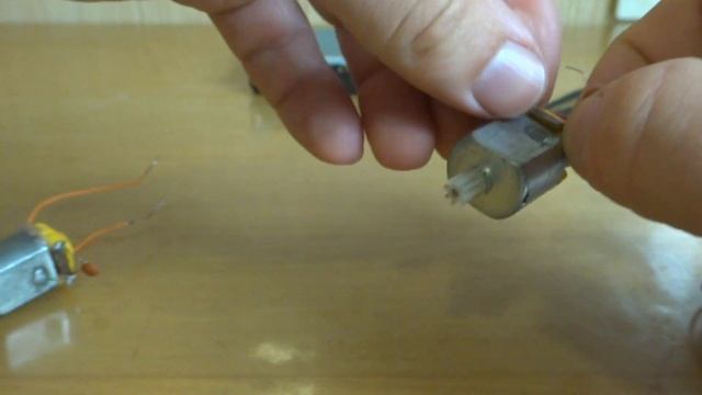 ЗАЧЕМ НА МОТОРЕ КОНДЕНСАТОРЫ