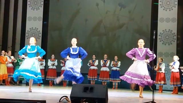 "Крыничка"+"Русская песня". Финал отчетного концерта. 24 апреля 2018 г. смотреть онлайн