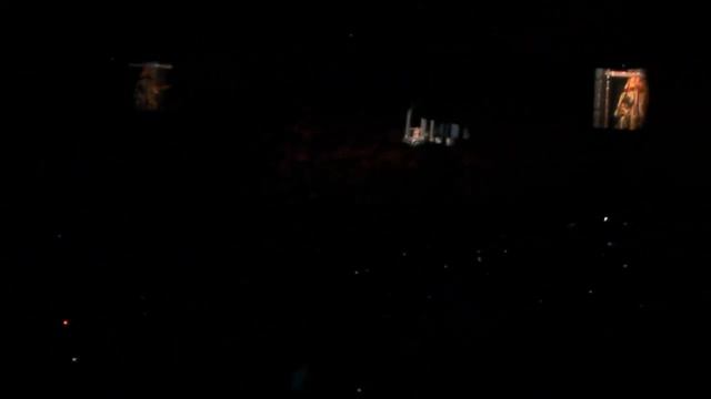 The edge of glory live @ The Born This Way Ball Barcelona. смотреть онлайн