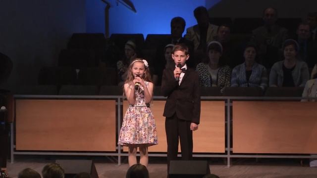 Пение - "В МАМИН ДЕНЬ" - Бурлаковы Алена & Сэм (сл. и муз. Алла Чепикова) смотреть онлайн