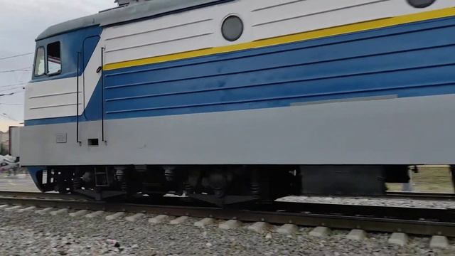 ВЛ10-1236 с ВЛ11М-326 резервом следует на станцию Баладжары смотреть онлайн
