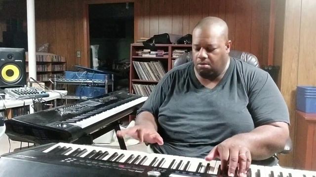 "Deja Vu" (Dionne Warwick/Isaac Hayes) performed by Darius Witherspoon (10/6/18) смотреть онлайн