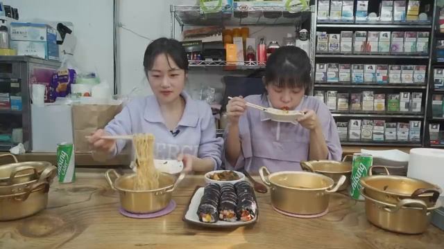 라면 잘먹는 친구 데려왔더니 사장님이 2배로 힘드시대요ㅋㅋ?슈퍼 김밥+라면먹방