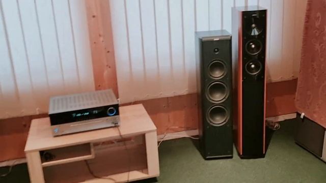 Jamo Classic 8 vs Jamo S606 video смотреть онлайн