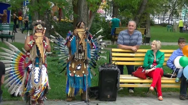 Аборигены из Америки танцуют в Кургане. смотреть онлайн