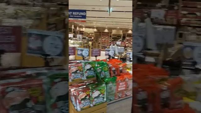Как развлекают посетителей Торговом центре "Централ Марина" в Паттайе смотреть онлайн