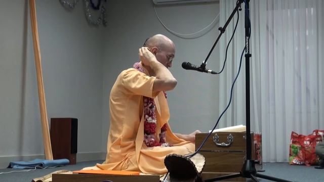 Лекция Бхакти Бхагаватамрита Кешава махараджа, центр 