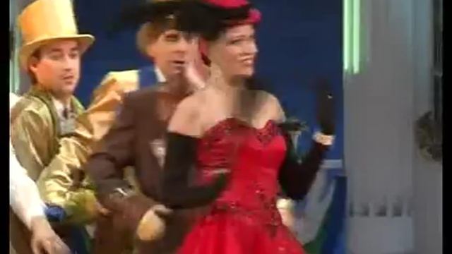 Оперетту «Весёлая вдова» по партитуре 1905 года поставили в Музкомедии смотреть онлайн