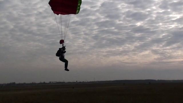 Правильное приземление с парашютом типа крыло смотреть онлайн