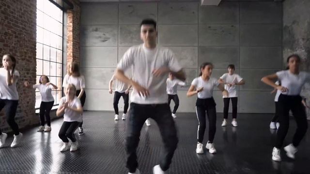 Дети танцуют Шафл! Очень круто! Shuffle Dance Choreo смотреть онлайн