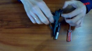 Ремонт игрушечного пневматического пистолета на пульках.  Неожиданный результат!