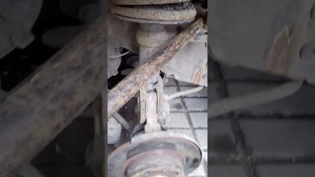 Как выбить рулевую тягу со стойки амортизатора Ваз 2109