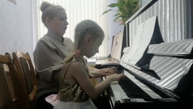 Руденкова София - П. И. Чайковский "Вальс цветов". Ансамбль с преподавателем. смотреть онлайн