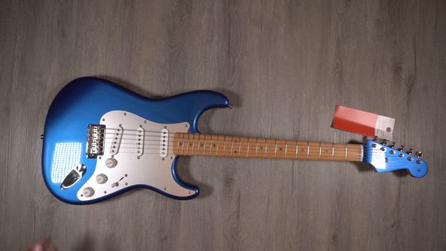 Fender Limited Edition H.E.R (Blue Marlin) Stratocaster ASMR Unboxing смотреть онлайн