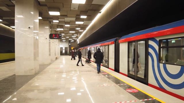 Москва vs Питер в 2023 году. Где лучше жить? смотреть онлайн