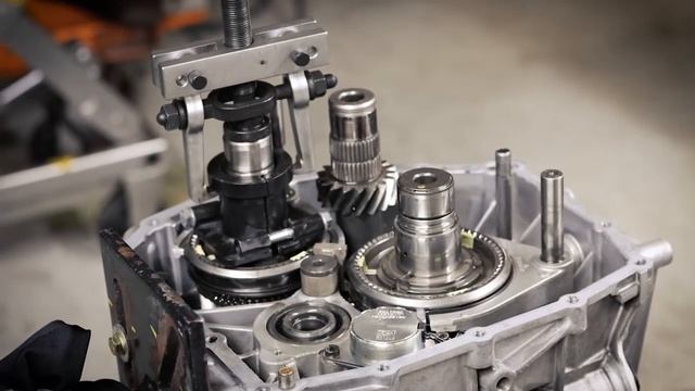 Getrag Ferrari transmission Rebuild by Renn Haus смотреть онлайн