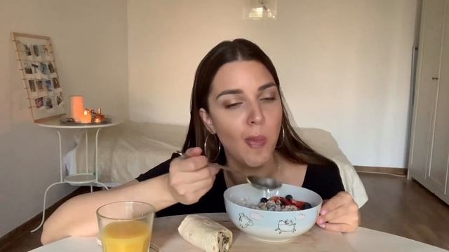 МУКБАНГ || MUKBANG || EATING || сэндвич - ролл с сыром Дор Блю, мюсли и йогурт || не ASMP смотреть онлайн