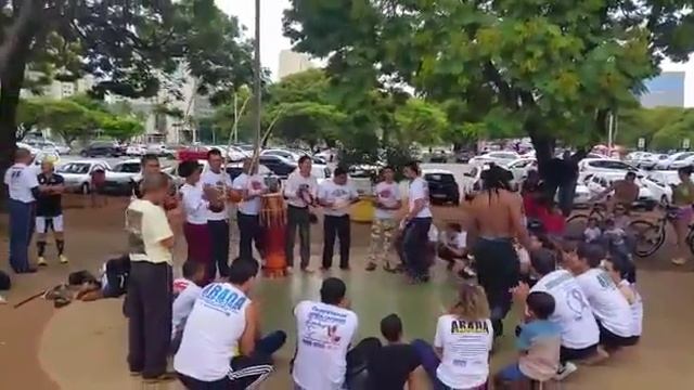 Abadá-Capoeira. Prof. Sorriso e Instrutor Preto смотреть онлайн