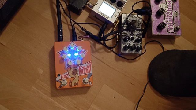 Aliexpress Fuzz Factory 7 (Xiao Pedals)