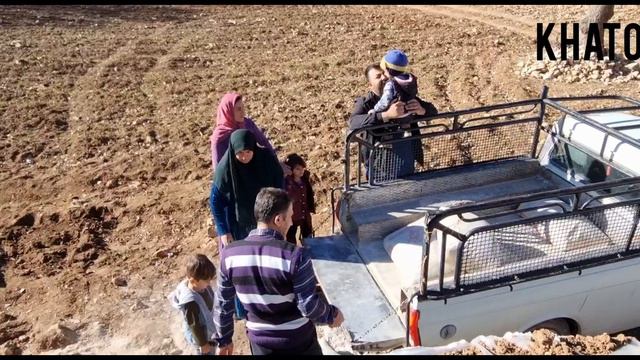 "Unleashing the Power of Family Unity: A Nomadic Journey in the Desert" смотреть онлайн