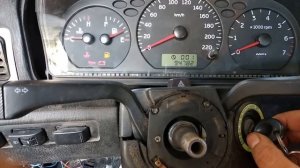 Устанавливаю торпеду и приборную панель chery amulet в автомобиль seat toledo 1 (часть 2).