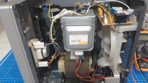 МИКРОВОЛНОВКА РАБОТАЕТ НО НЕ ГРЕЕТ