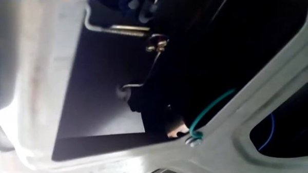 Электропривод на открытие багажника Рено Логан.