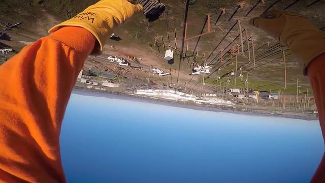 Линейщик-акробат на опоре смотреть онлайн