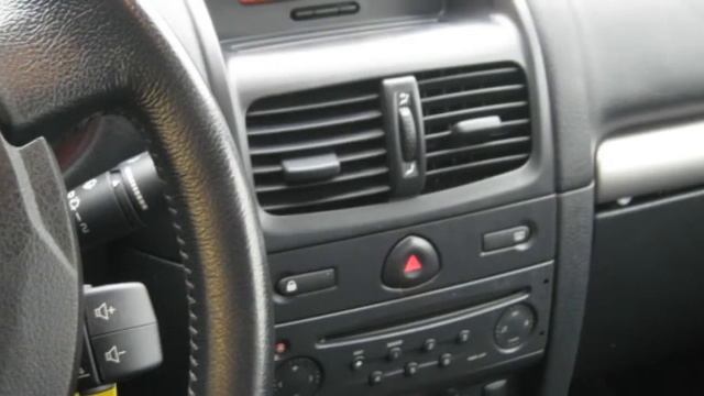 Renault Clio II 1.6-16V Dynamique (ECC LMV) смотреть онлайн