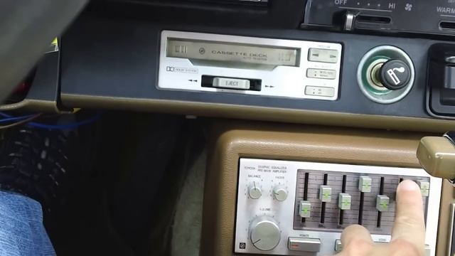 1981 Toyota Celica GT Startup, Quick Tour, & Rev смотреть онлайн