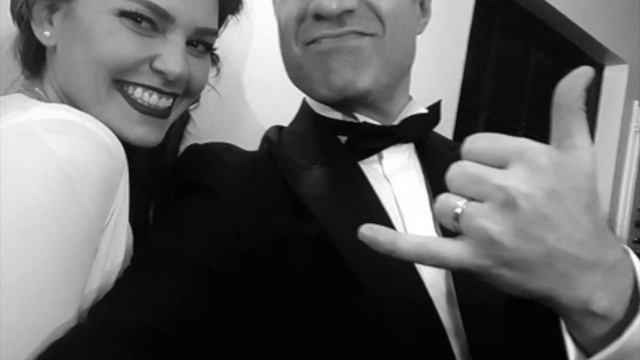 An ambulance came to Özcan Deniz's house and rushed to Aslı Özcan's aid смотреть онлайн