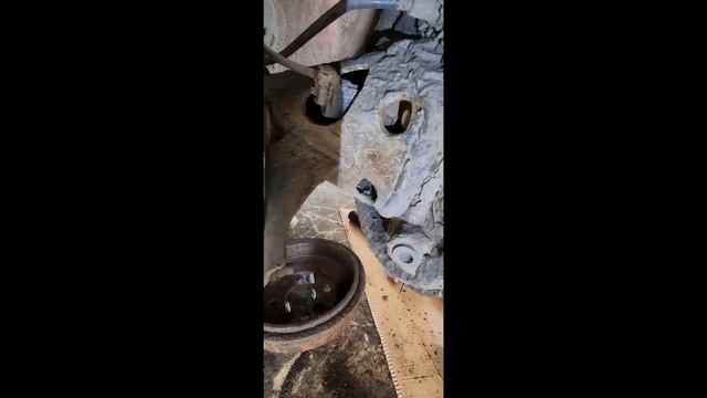 Toyota Yaris II - Wymiana łożyska tylnego koła / replacment rear wheel bearing смотреть онлайн