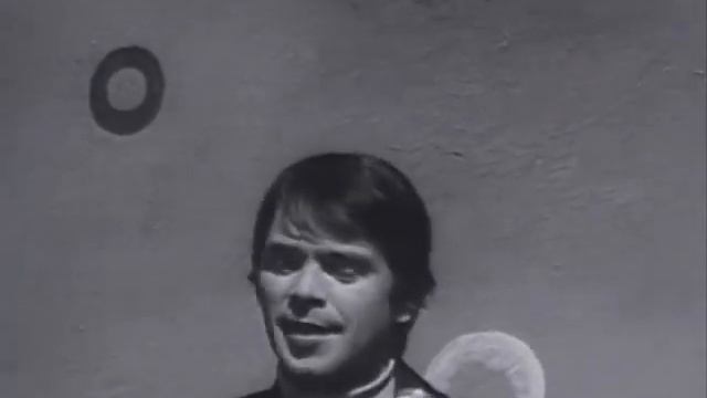 Александр Хочинский, Виктор Федоров - Над нашей квартирой собака живет смотреть онлайн