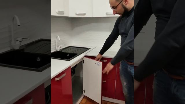 кухня бело красная смотреть онлайн