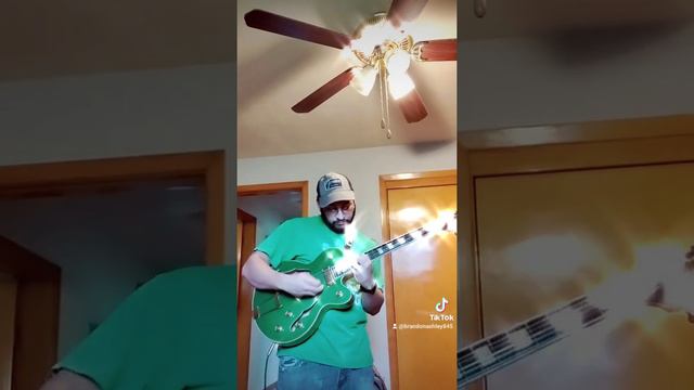 short guitar riff #music #electricguitar #foryoupage #fyp #goviral #fypシ #brandonashley #epiphone # смотреть онлайн