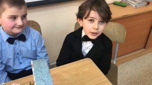 Поздравление мам с 8 марта от учеников 2Е класса.