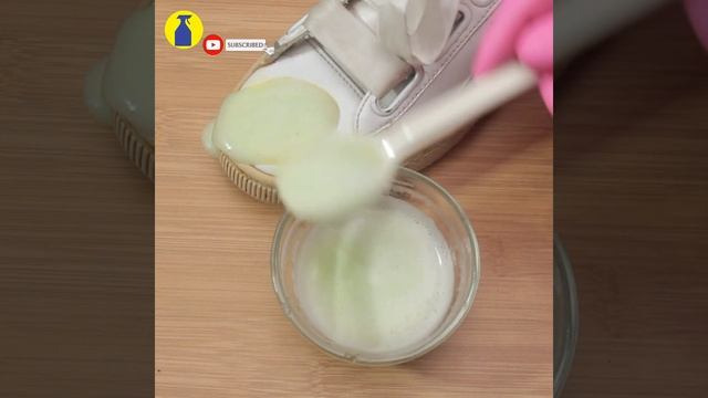 Remove Yellow Bleach Stains from White Shoes & Clean Them Using Baking Soda & Vinegar смотреть онлайн