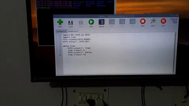 Raspberry pi 3 B+ LED blink mini project by using python programming смотреть онлайн