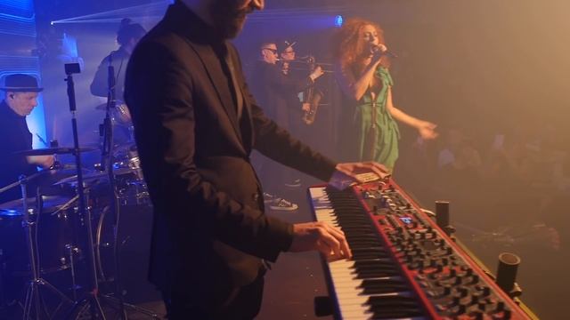 Юлия Коган - Я такая крутая (клуб Юпитер СПб 2018) смотреть онлайн