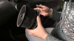 Nissan note. Замена мотора печки.