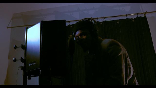 STARVING ARTIST смотреть онлайн