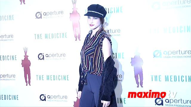Alexis Knapp “The Medicine” Premiere Screening Green Carpet смотреть онлайн