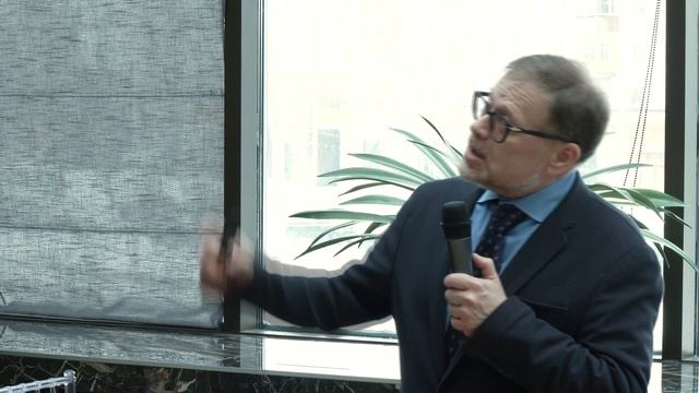 Врачи Югры готовятся с опасному сезону "падений из окон" смотреть онлайн
