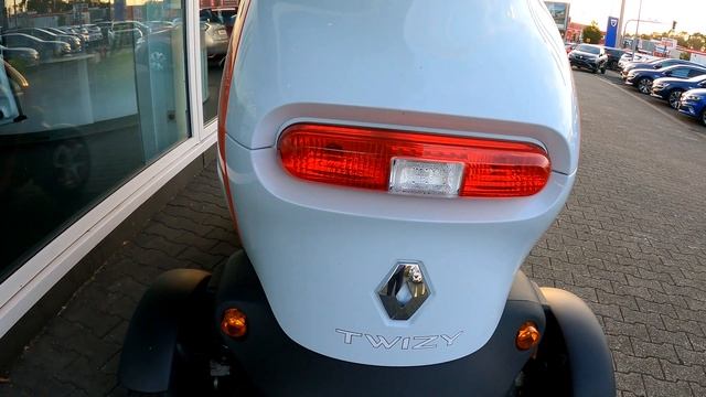 Renault TWIZY : Autofahren ab 15 Jahren (Führerschein AM) bis 45 km schnell + steuerfrei NEU 09-202 смотреть онлайн