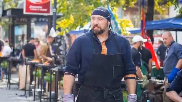 Как выглядят кузнецы. Обычно - это брутальные парни! смотреть онлайн